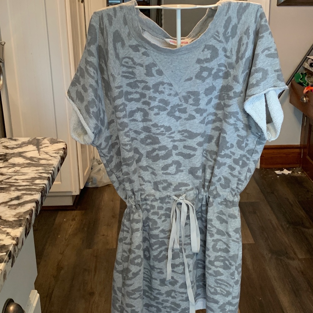 Rebecca Taylor cheetah sweatshirt mini dress. Preowned,‎ in good shape